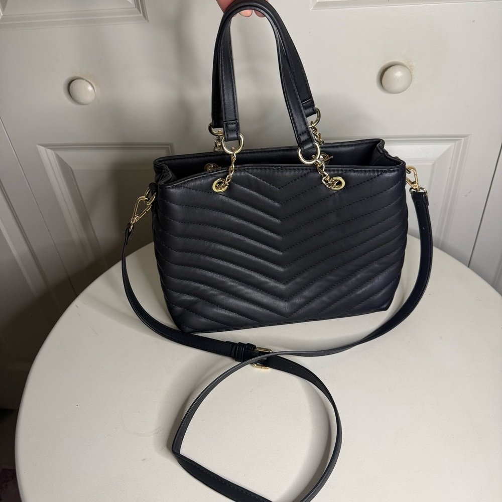 Forever 21 Black Quilted Crossbody Purse
